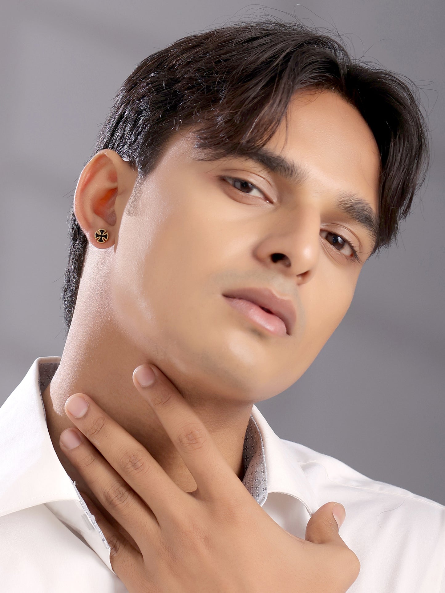 Fashionable men's earrings - Everyday wear
