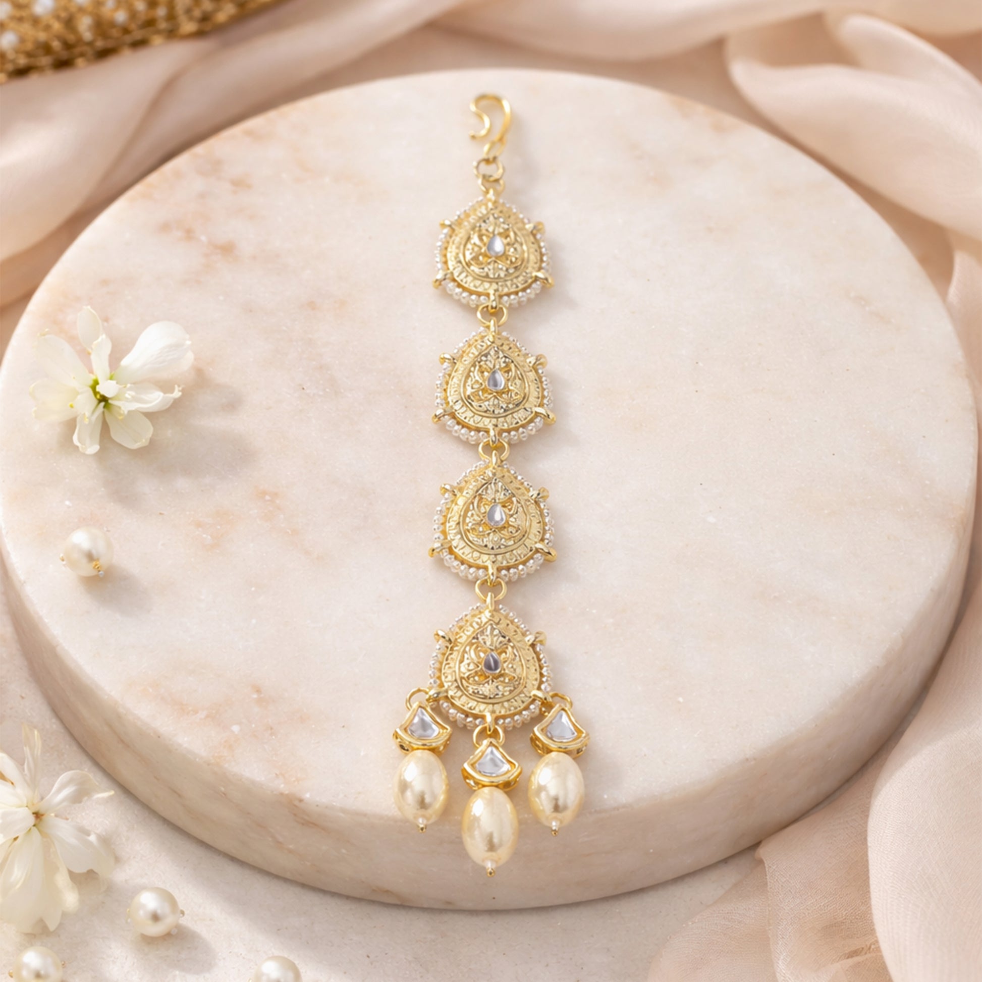 Yellow Chimes Gold Plated Kundan Mangtikka - Traditional Look