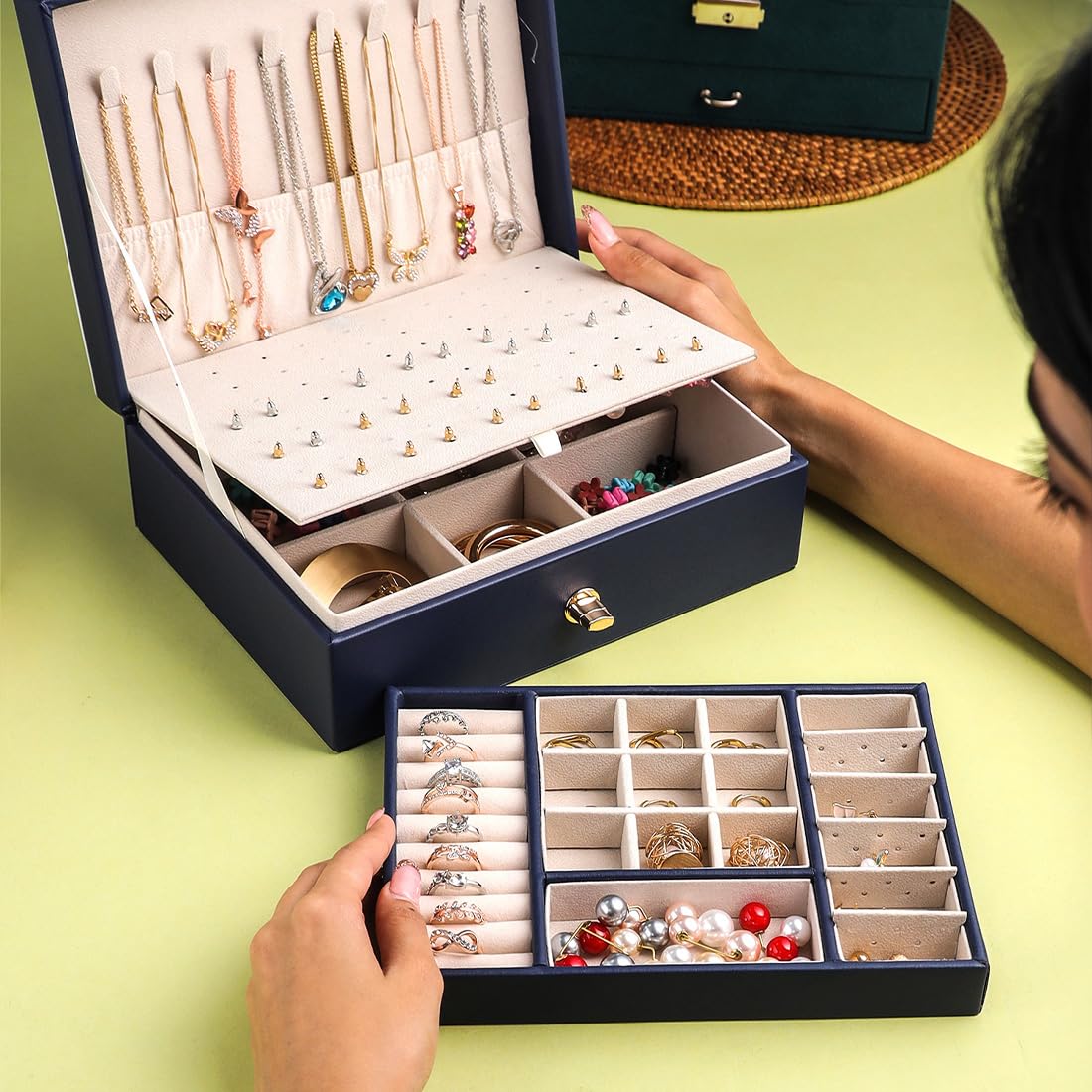 Make an Earring Storage Box for $5 Using Pencils and Felt