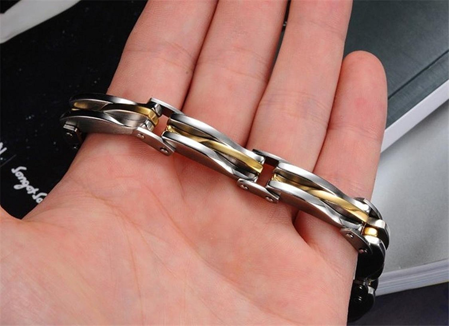 Yellow Chimes Bracelet for Men Western Style Stainless Steel Never –  YellowChimes