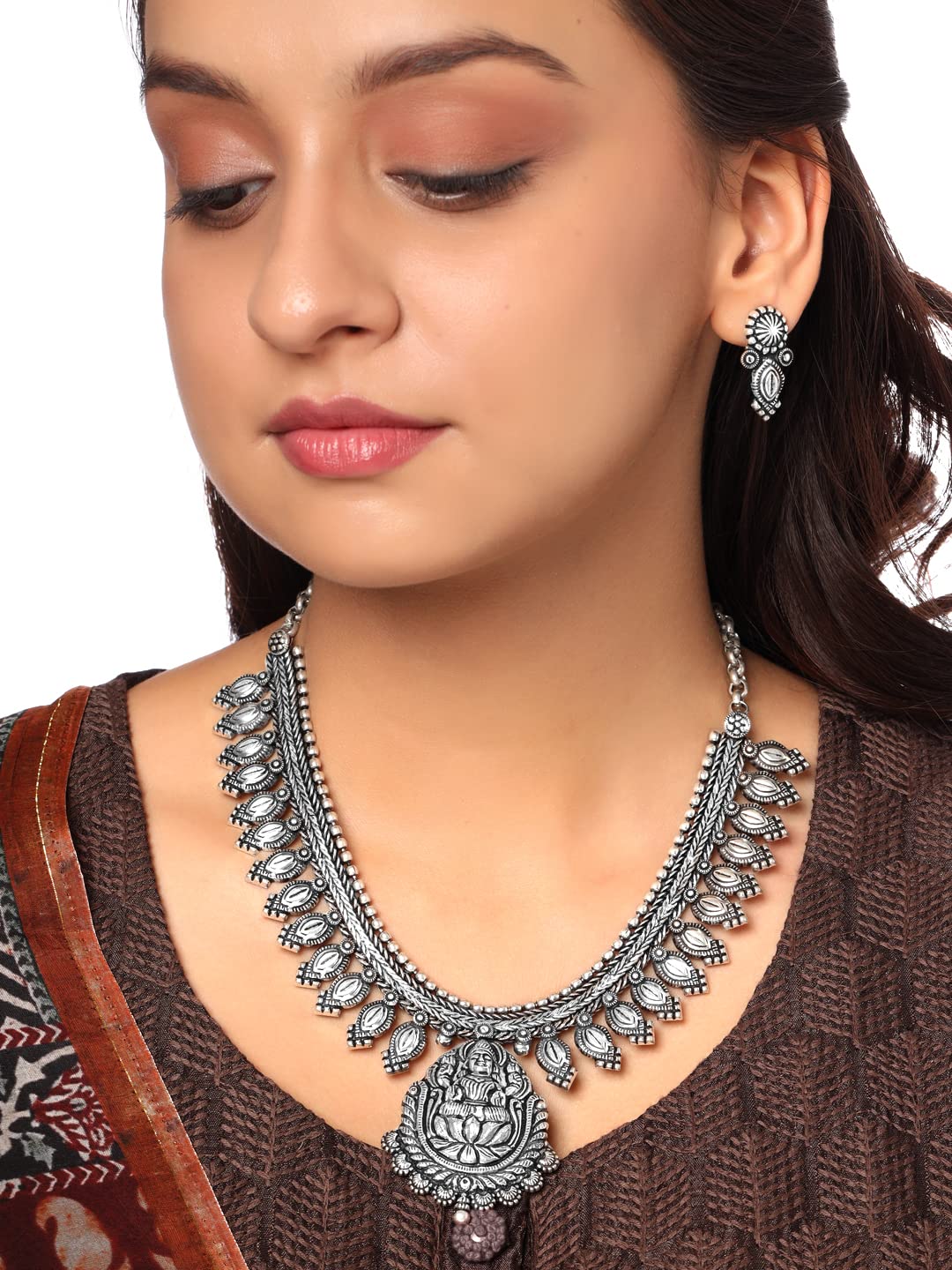 Yellow Chimes Oxidised Jewellery Set for Women Authentic Kolhapuri Work Handmade Silver Traditional Choker Necklace Sets for Women and Girls.