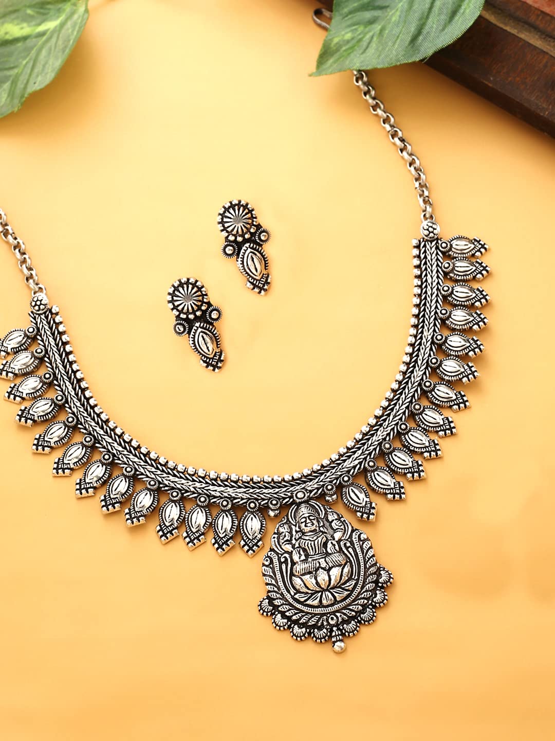 Yellow Chimes Oxidised Jewellery Set for Women Authentic Kolhapuri Work Handmade Silver Traditional Choker Necklace Sets for Women and Girls.